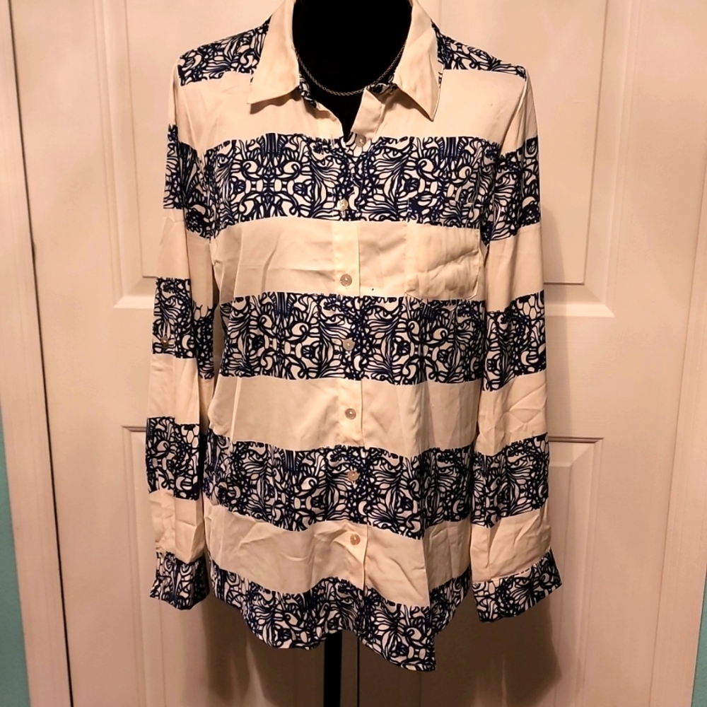 $5 BUNDLE ITEM. Daniel Rainn blouse